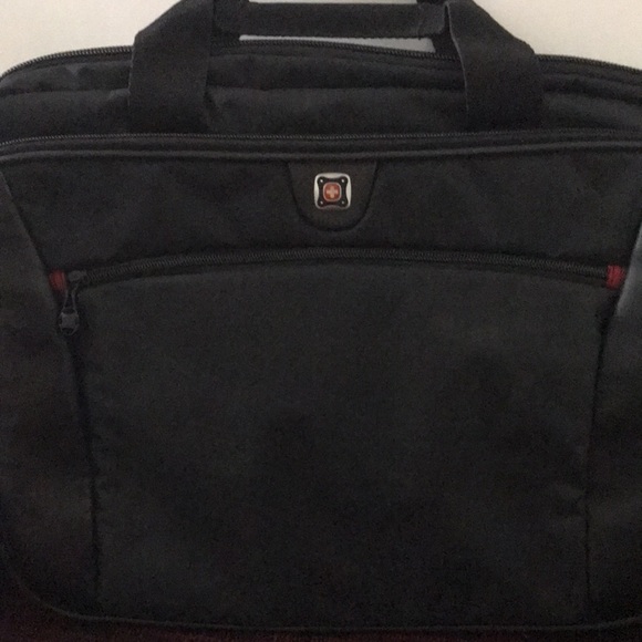 Swiss Army Laptop Case With Three Large Pockets - Picture 2 of 5
